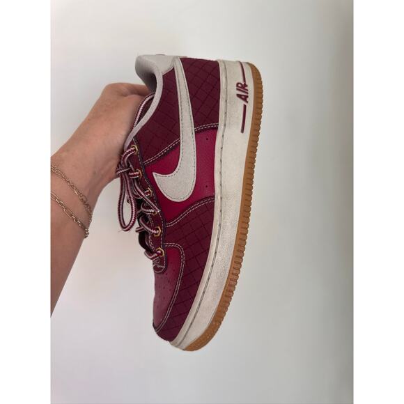 Nike Air Force 1 Low VINTAGE Classic Retro Sneakers in Red/White/Gold - Picture 5 of 7